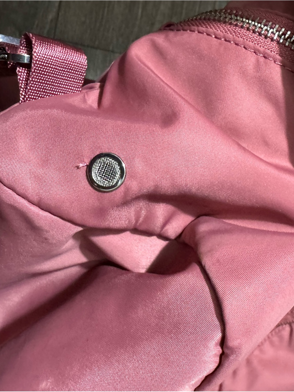 Pink lululemon backpack - Picture 4 of 11
